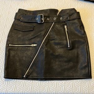 Fashion Nova skirt M